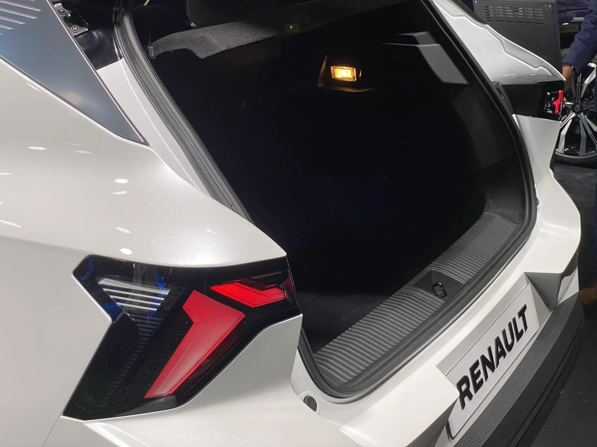 Renault Scenic - Salone di Monaco 2023 - 4