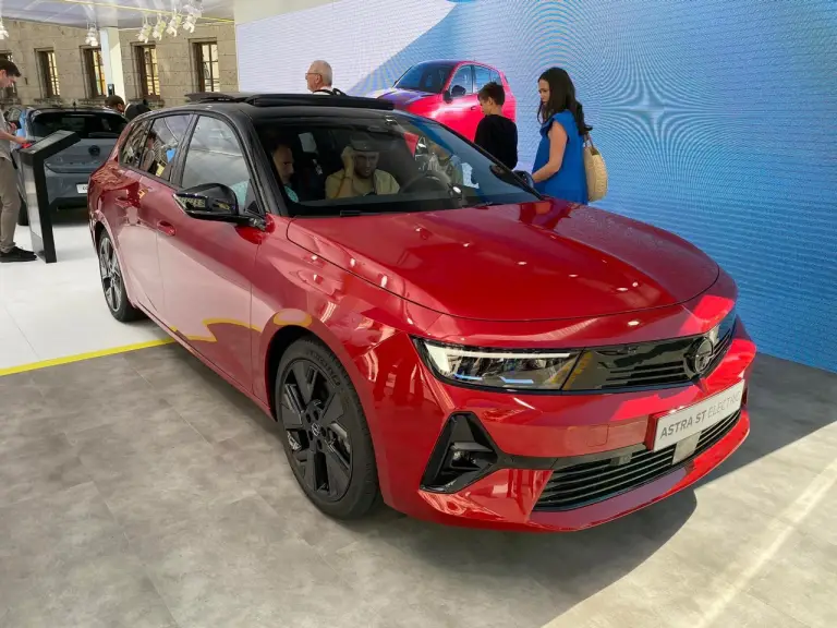 Opel Astra Sports Tourer Electric - Salone di Monaco 2023 - 3