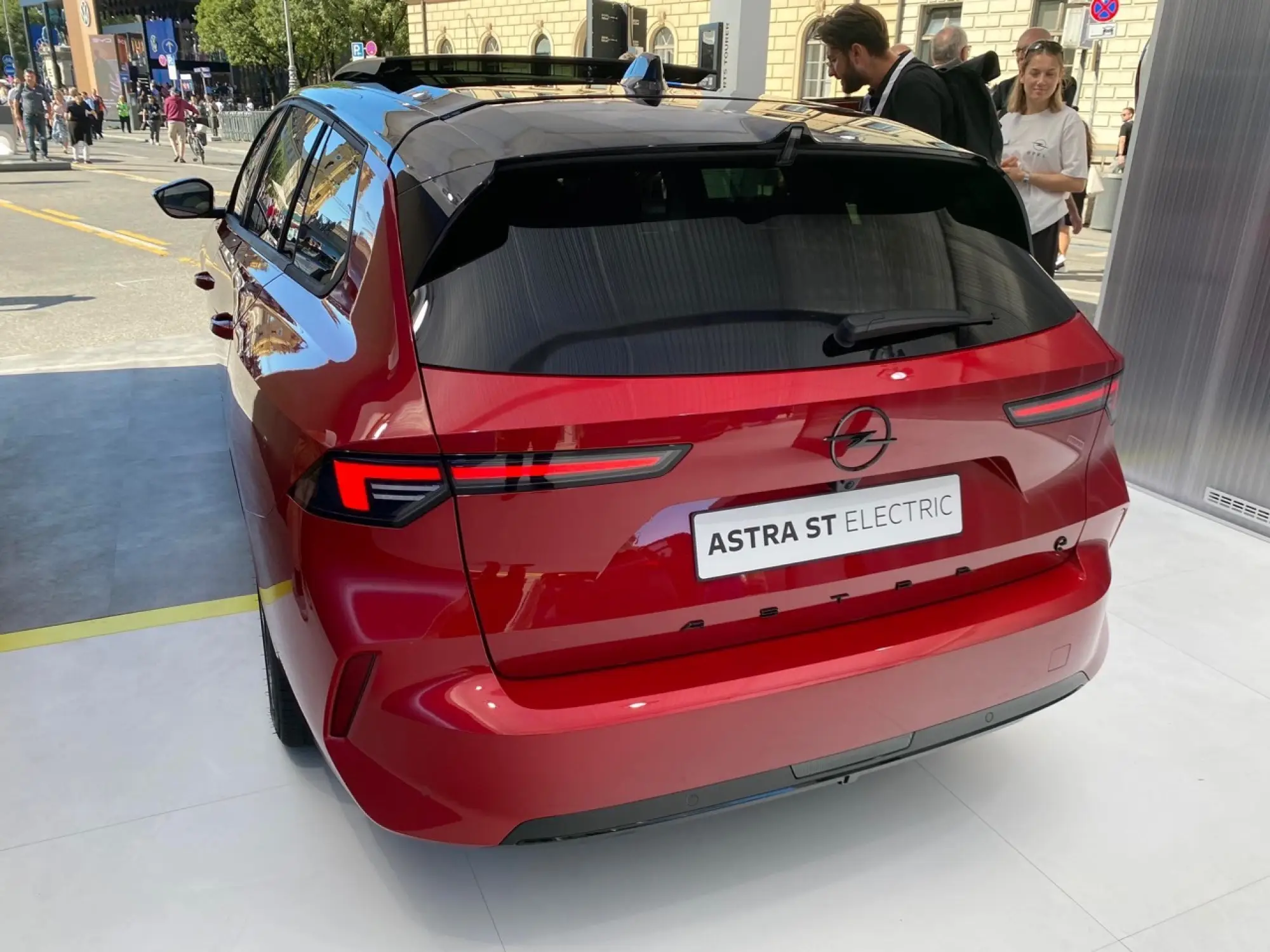Opel Astra Sports Tourer Electric - Salone di Monaco 2023 - 7