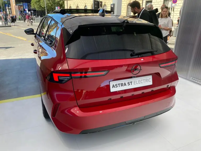 Opel Astra Sports Tourer Electric - Salone di Monaco 2023 - 7