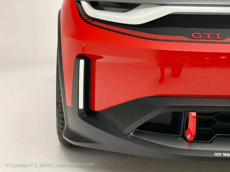 Volkswagen ID. GTI Concept - Foto dal vivo - 8