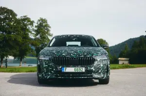 Skoda Superb 2024 berlina - 14