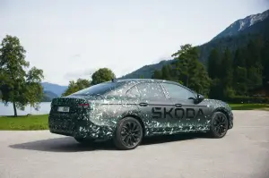 Skoda Superb 2024 berlina