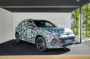 Volkswagen Tiguan 2024 prototipo foto live - 12