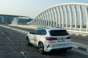 BMW iX5 Hydrogen test Medio Oriente