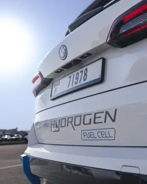 BMW iX5 Hydrogen test Medio Oriente - 64