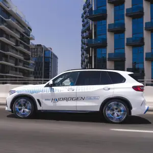 BMW iX5 Hydrogen test Medio Oriente - 52