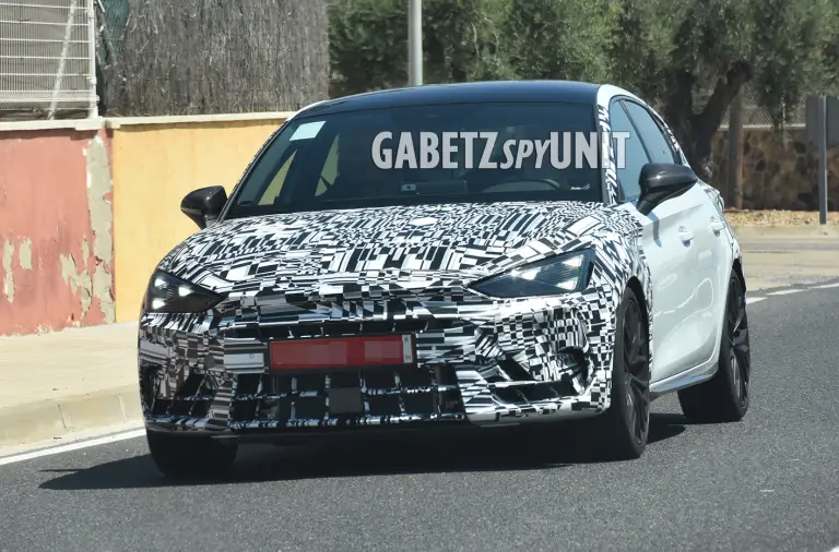 Cupra Leon 2024 - Foto spia - 3