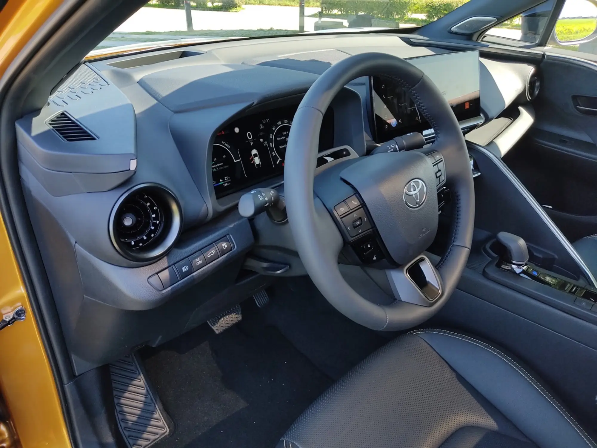 Toyota C-HR PHEV - Prova Bruxelles - 11