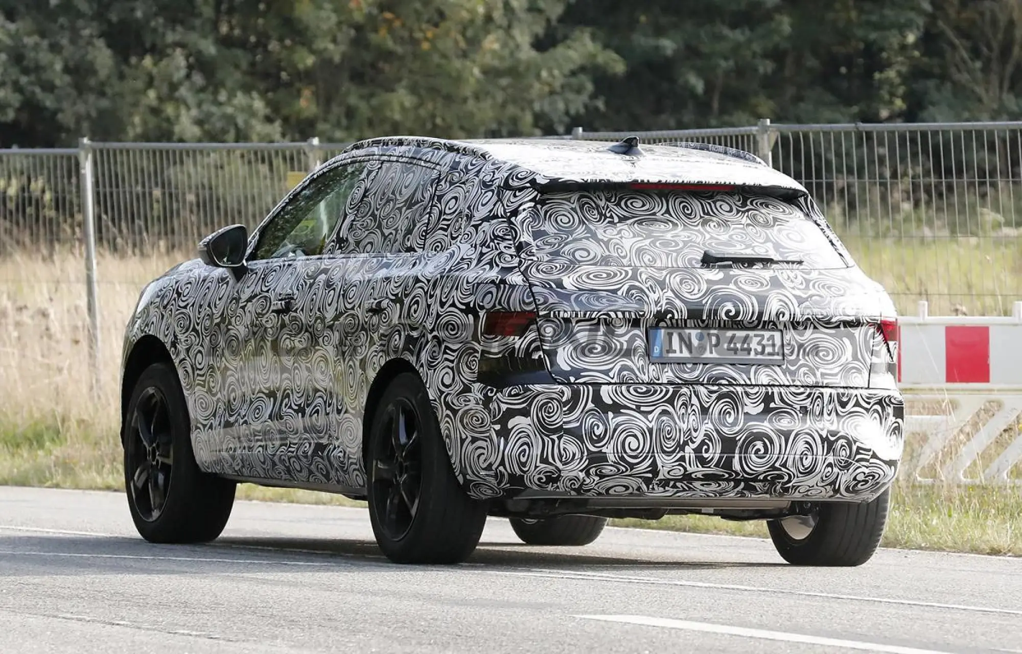 Audi Q3 2025 - Foto spia 12-09-2023 - 10