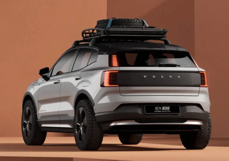 Volvo EX30 Cross Country - 13