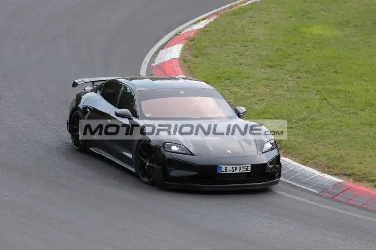 Porsche Taycan GT - Foto spia 14-9-2023 - 1