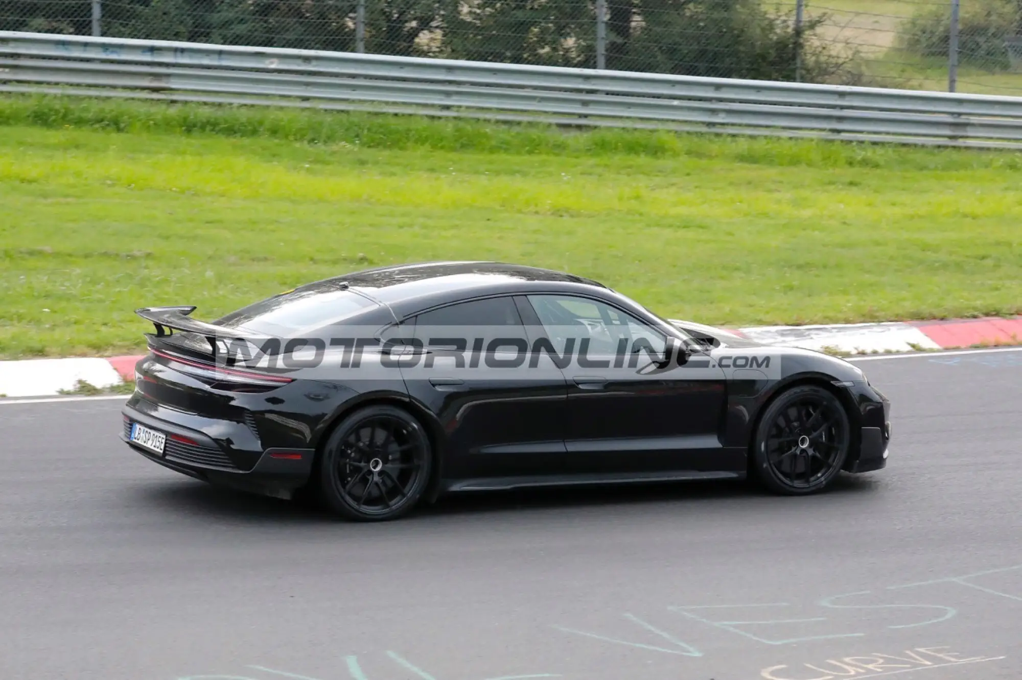 Porsche Taycan GT - Foto spia 14-9-2023 - 5