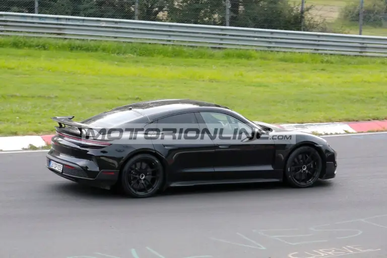 Porsche Taycan GT - Foto spia 14-9-2023 - 5