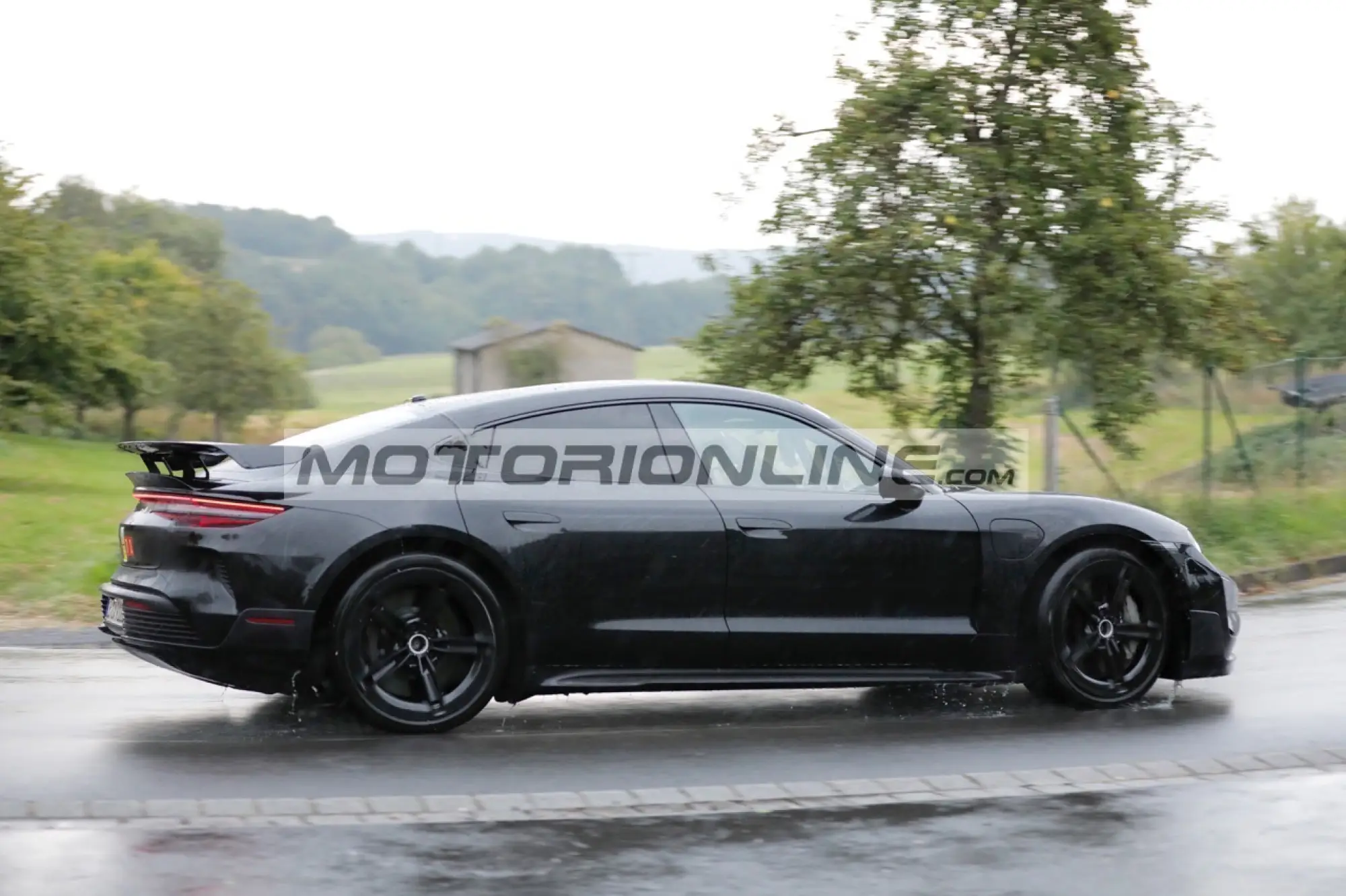 Porsche Taycan GT - Foto spia 14-9-2023 - 12