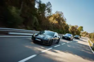 Porsche Panamera 2024 - Foto spia ufficiali - 4