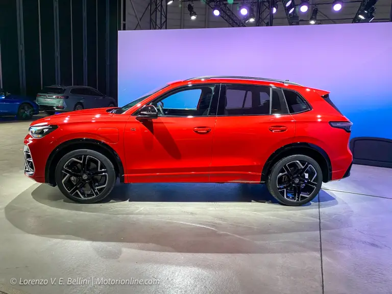 Nuova Volkswagen Tiguan 2024 - Foto dal vivo - 10