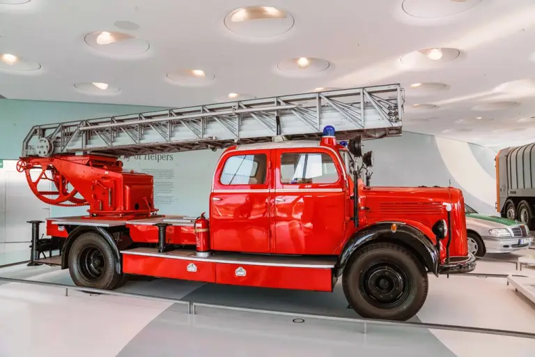 Museo Mercedes - Occhiali per daltonici - 7