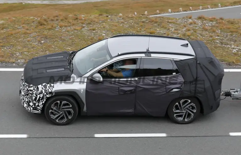 Hyundai Tucson 2024 - Foto spia 22-09-2023 - 11