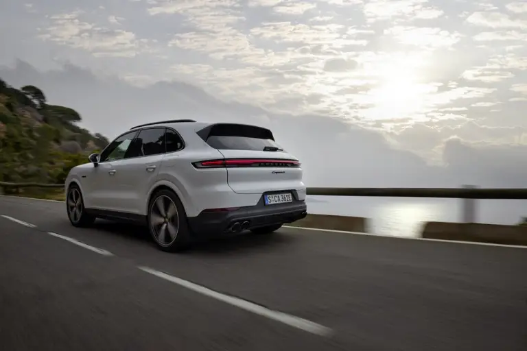 Porsche Cayenne S E-Hybrid - 8