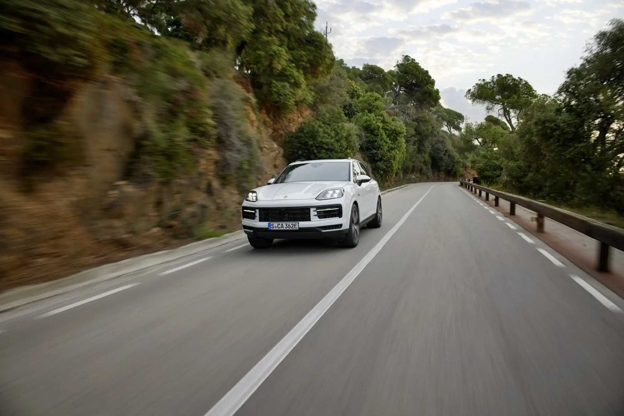 Porsche Cayenne S E-Hybrid - 3