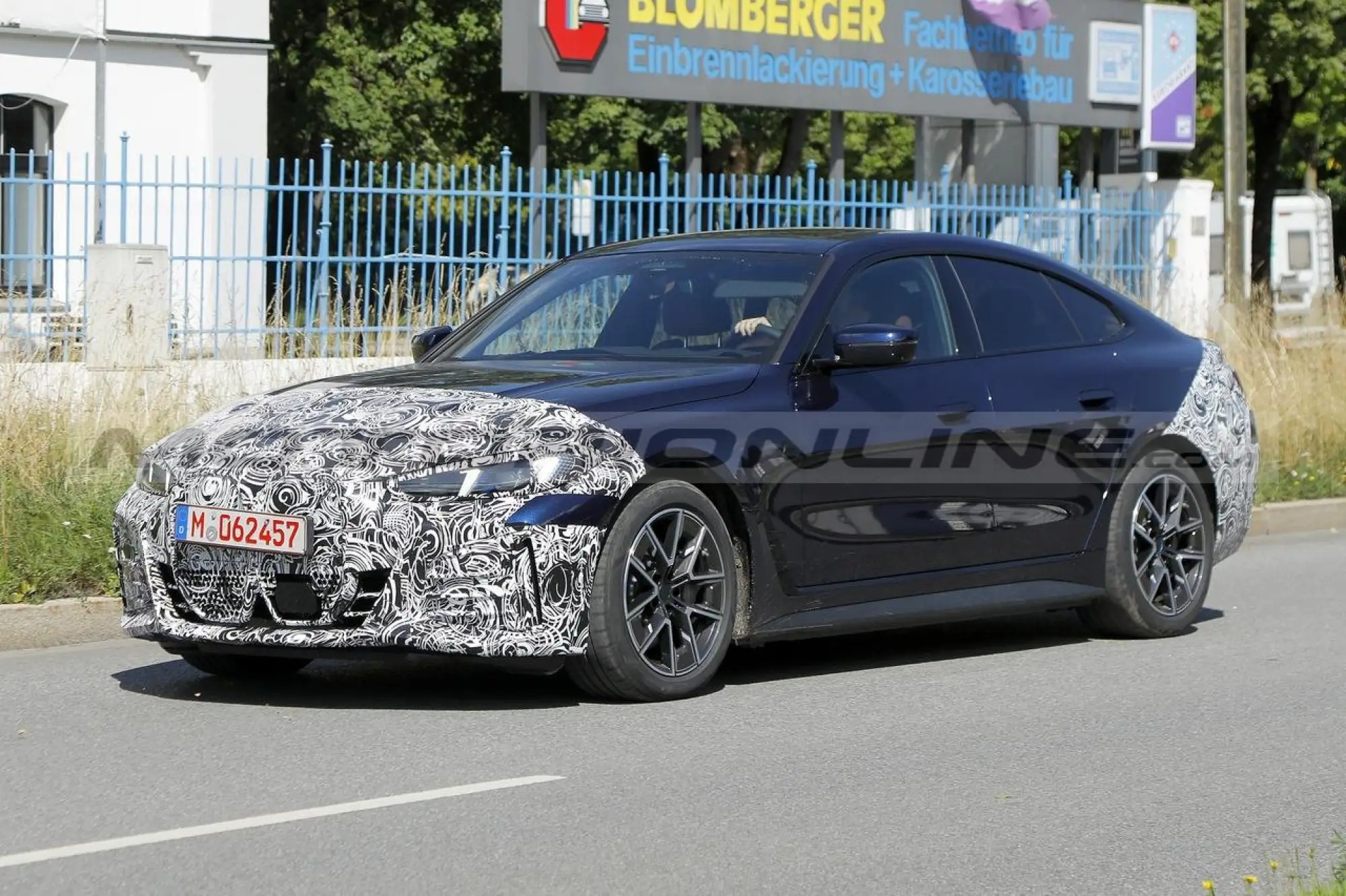 BMW i4 2024 - Foto Spia 27-09-2023 - 2
