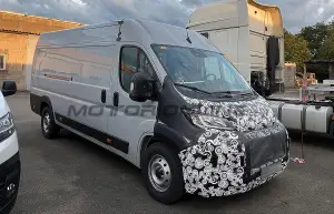 Fiat Ducato 2025 - Foto spia 04-10-2023 - 3