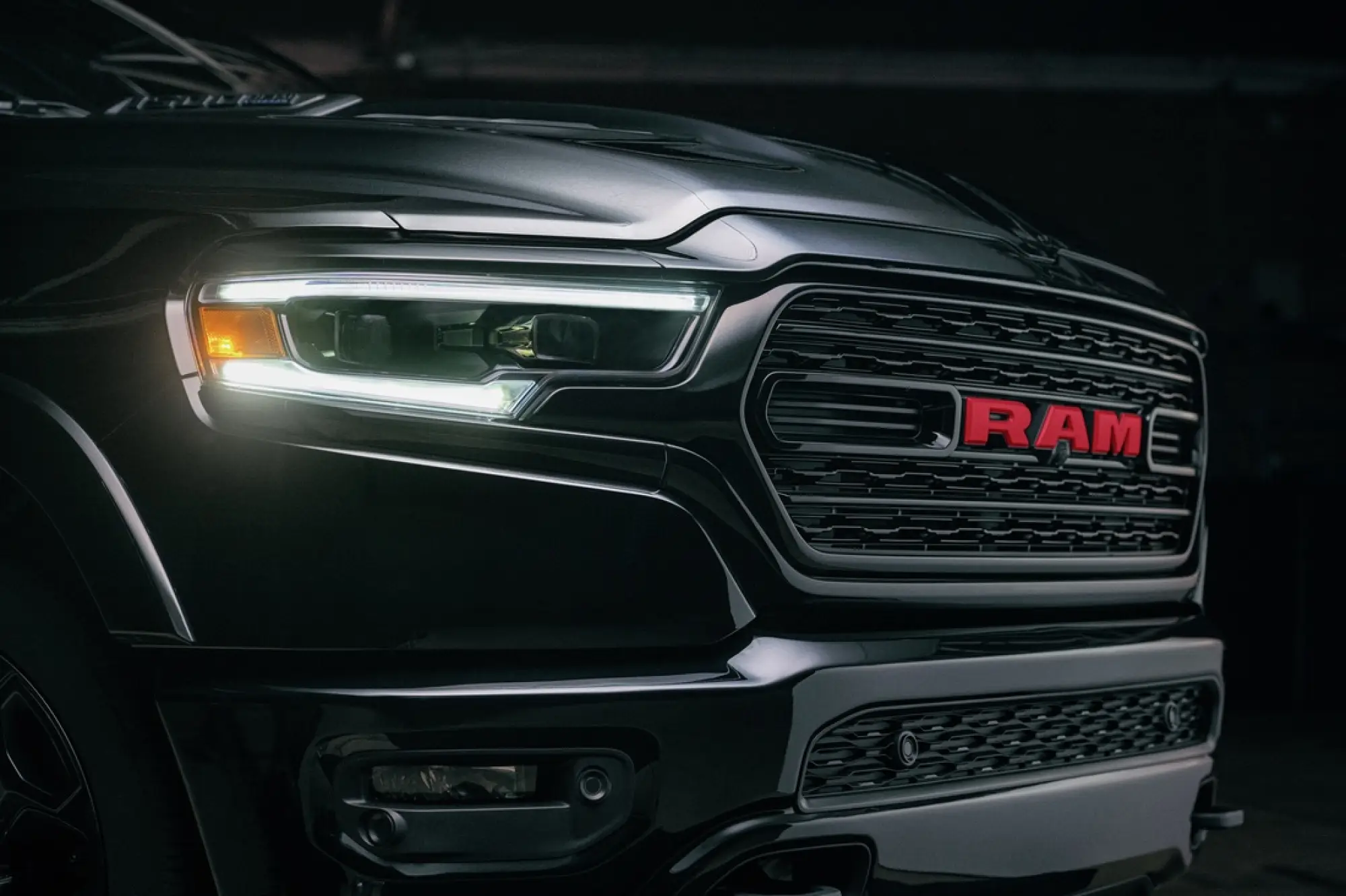 RAM 1500 Limited RED Edition - Foto ufficiali - 3