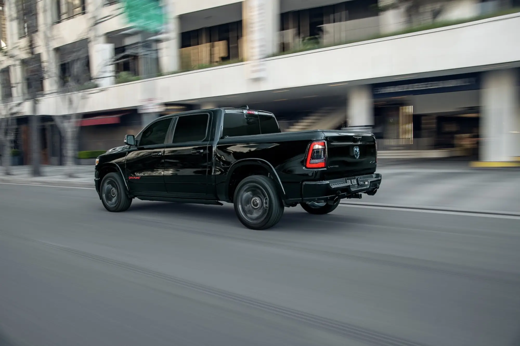 RAM 1500 Limited RED Edition - Foto ufficiali - 8