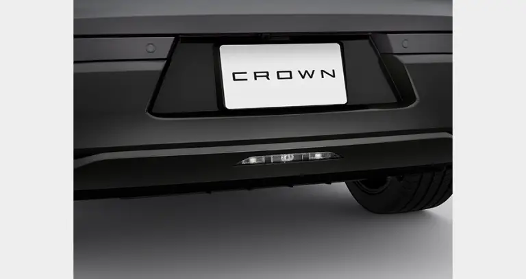 Toyota Crown Sport - 40