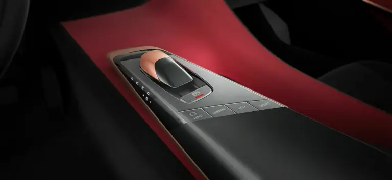 Toyota Crown Sport - 6