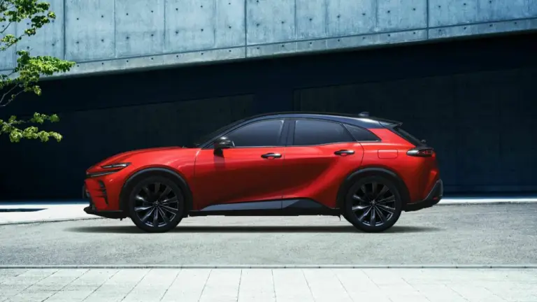 Toyota Crown Sport - 58