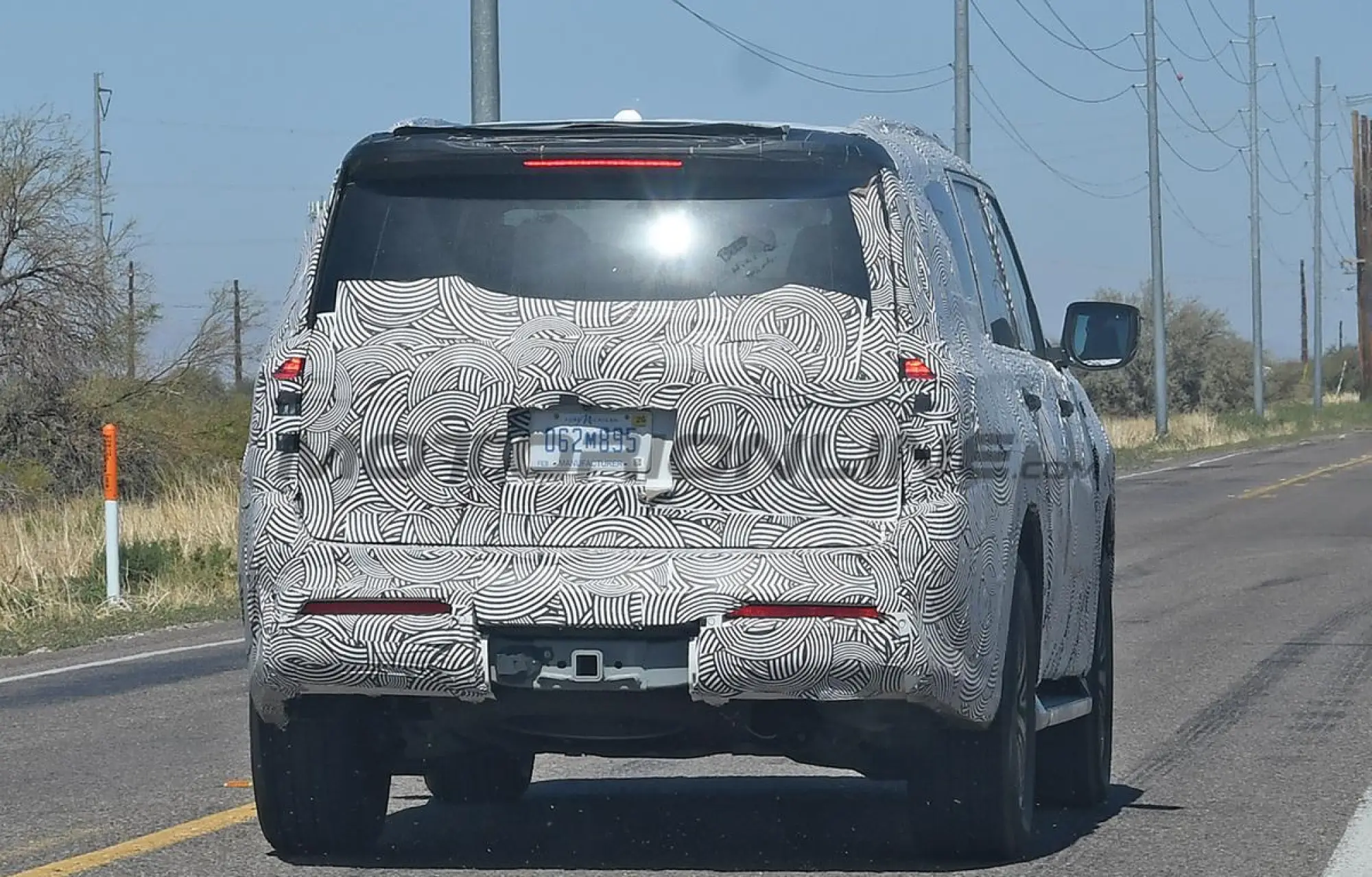 Nissan Patrol 2025 - Foto spia 06-10-2023 - 7