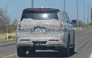 Nissan Patrol 2025 - Foto spia 06-10-2023 - 7