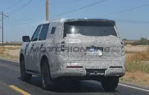 Nissan Patrol 2025 - Foto spia 06-10-2023 - 6