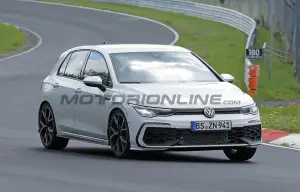 Volkswagen Golf GTI 2024 - Foto spia 10-10-2023