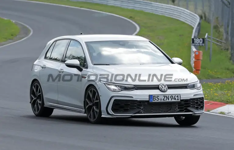 Volkswagen Golf GTI 2024 - Foto spia 10-10-2023 - 4