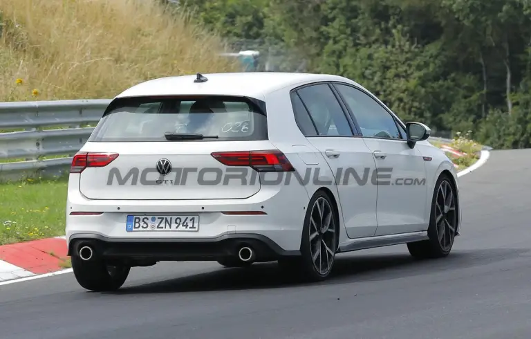 Volkswagen Golf GTI 2024 - Foto spia 10-10-2023 - 6