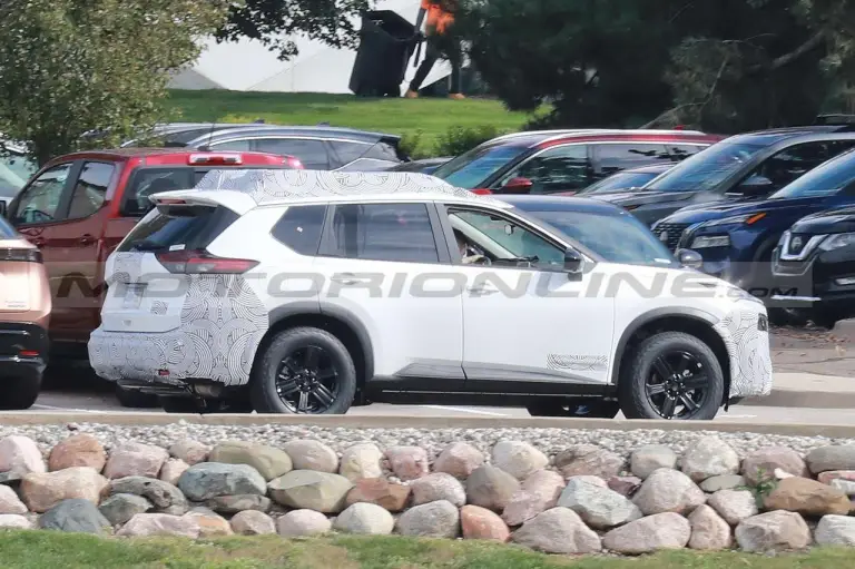 Nissan Rogue Rock Creek 2024 - Foto Spia 11-10-2023 - 6