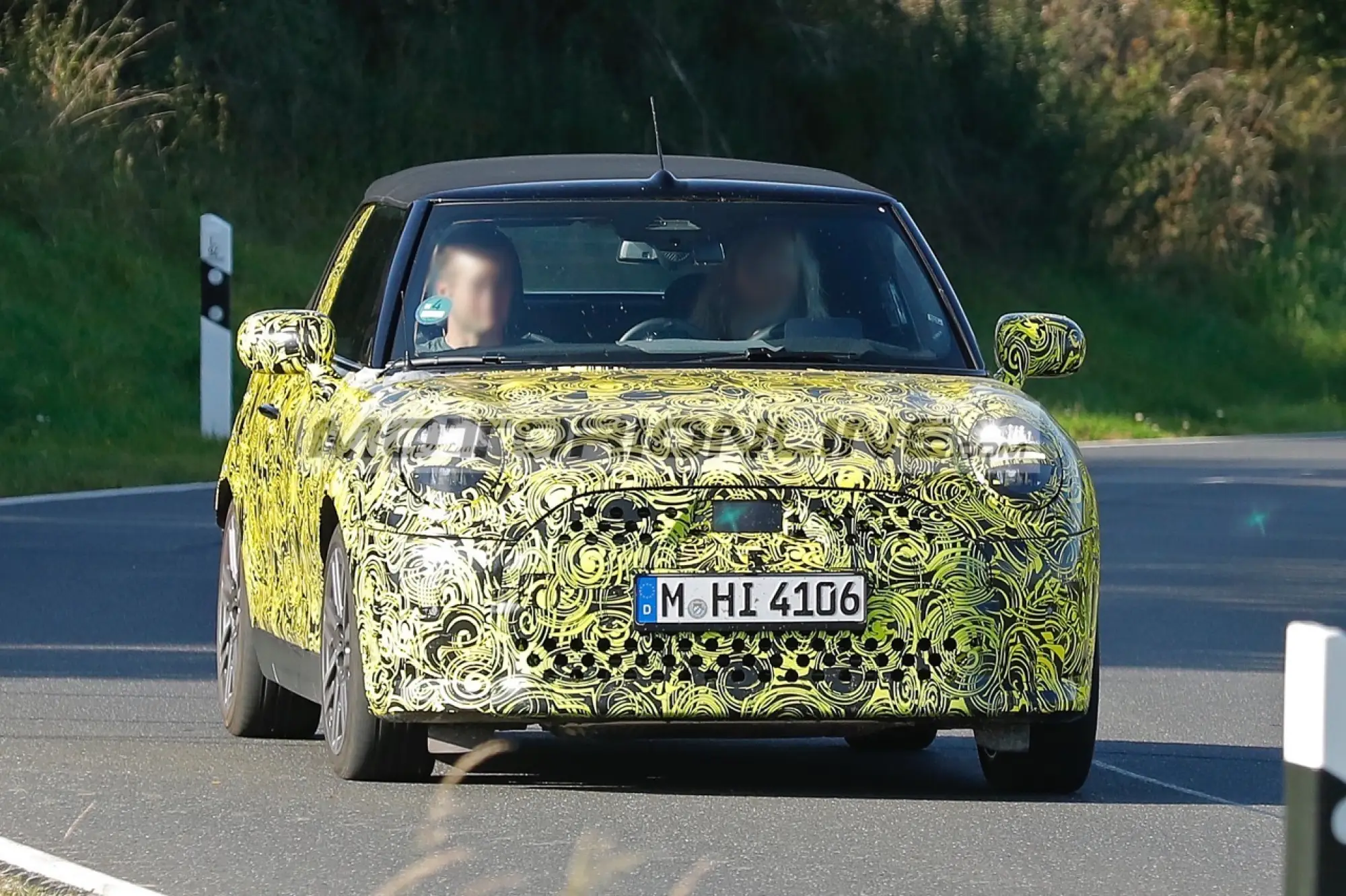 Mini Cooper 2024 - Foto spia 11-10-2023 - 4