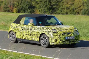 Mini Cooper 2024 - Foto spia 11-10-2023