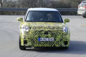 Mini Cooper 2024 - Foto spia 11-10-2023