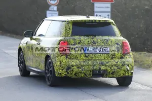 Mini Cooper 2024 - Foto spia 11-10-2023