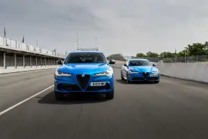 Alfa Romeo Giulia e Stelvio Quadrifoglio 2024 - 23