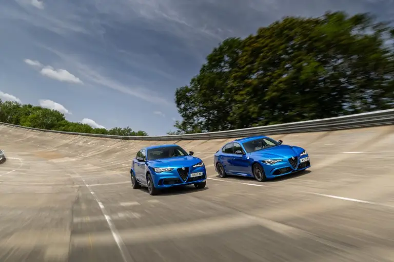 Alfa Romeo Giulia e Stelvio Quadrifoglio 2024 - 26