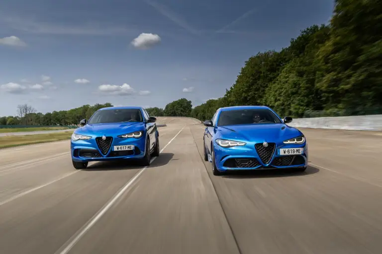 Alfa Romeo Giulia e Stelvio Quadrifoglio 2024 - 27