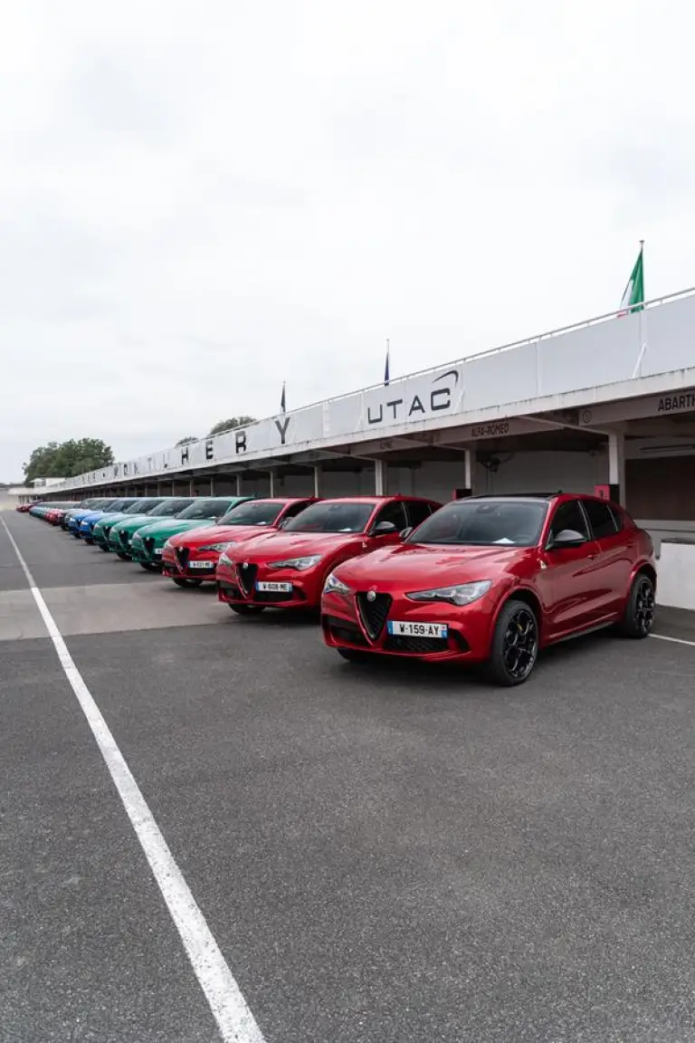 Alfa Romeo Giulia e Stelvio Quadrifoglio 2024 - 42