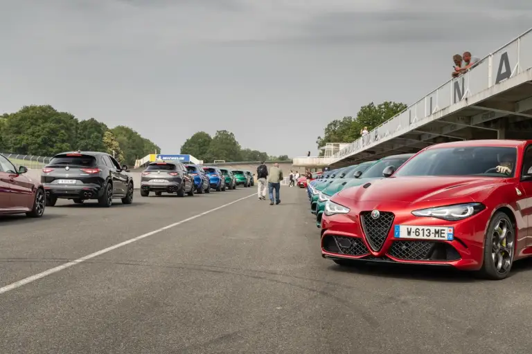 Alfa Romeo Giulia e Stelvio Quadrifoglio 2024 - 47