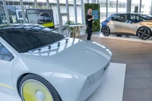 BMW stabilimento Dingolfing 50 anni