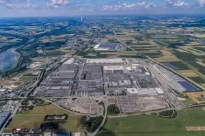 BMW stabilimento Dingolfing 50 anni
